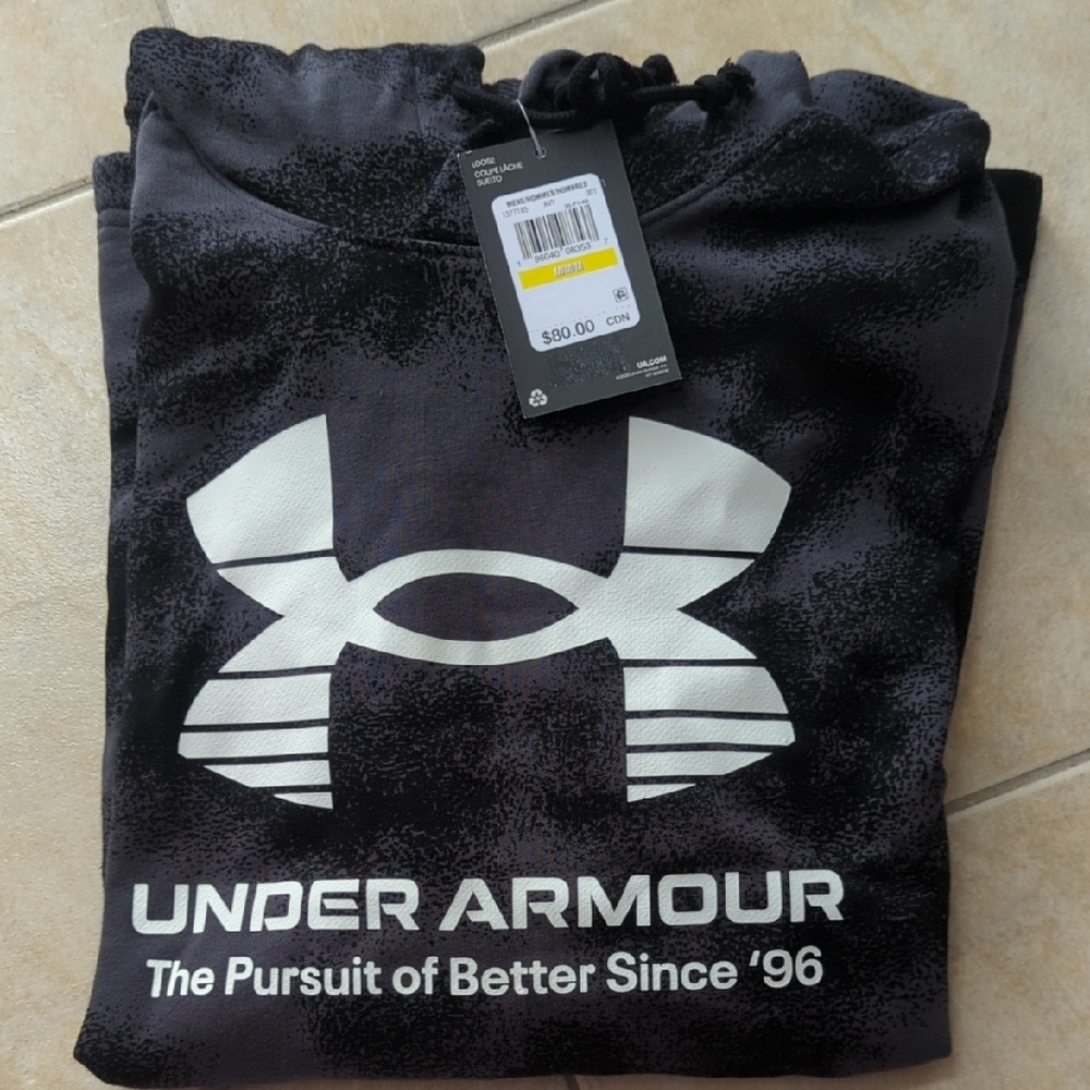 NWT Under Armour Black Sweatshirt